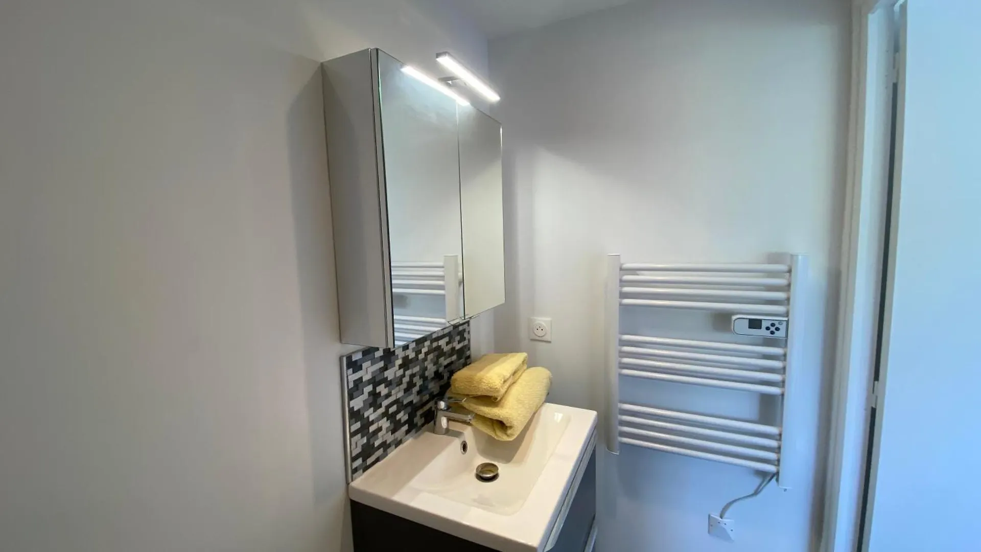 Nemo Sanary Apartment